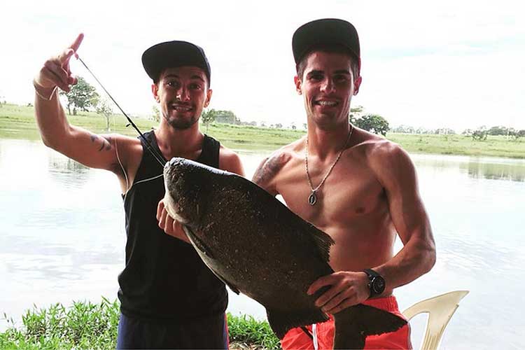 De Arrascaeta e Gino aproveitaram uma das folgas no Cruzeiro para dia de pesca em Inhaúma-MG