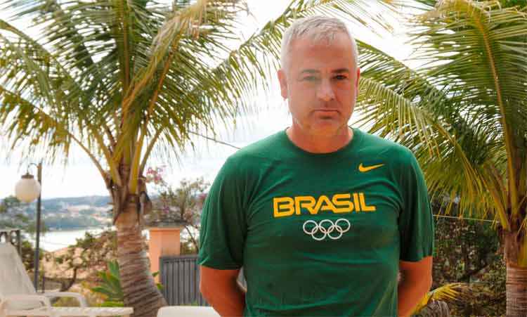 Técnico Jesus Morlan estava revoltado com a ação dos criminosos: prejuízo e perda de ritmo