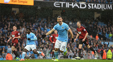 Atacante Sergio Aguero comemora gol do empate