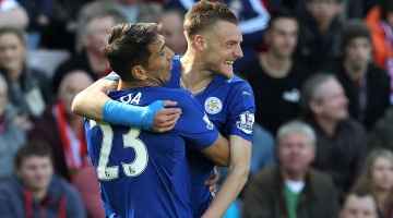 Vardy comemora um dos dois tentos anotados na partida