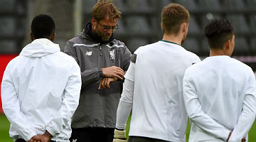 Jurgen Klopp tenta levar Liverpool à classificação diante do ex-time, Borussia Dortmund