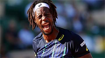 Gael Monfils venceu Jo-Wilfried Tsonga por 2 sets a 0  em 1 hora e 9 minutos