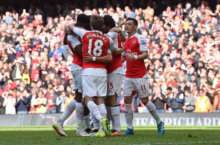 Mesmo jogando diante da torcida no Emirates Stadium, o Arsenal não foi capaz de segurar o placar da vitória
