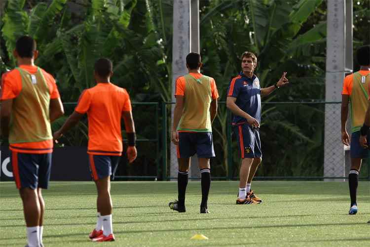 "Não fiz um planejamento para o jogo ainda. Vamos nos reunir e decidir", afirmou o interino Thiago Gomes