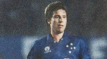 Douglas foi volante do Cruzeiro nas décadas de 1980 e 1990