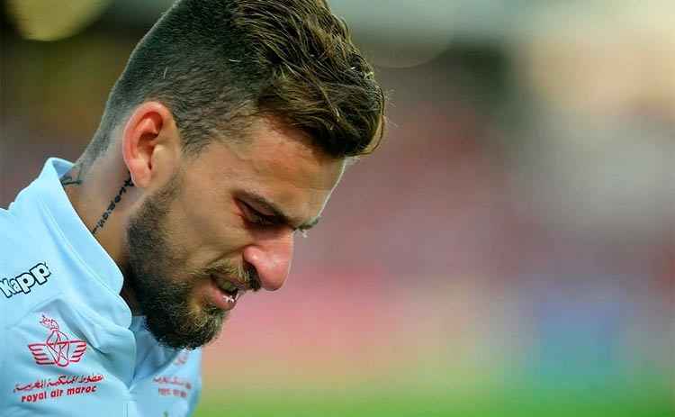 Lucas Lima deixou o campo sentindo dores e passará por exames nesta segunda-feira para saber a gravidade