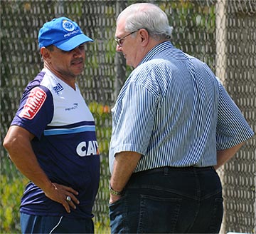 Gilvan conversa com o interino Delamore