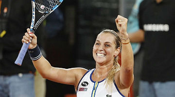 Com vitória arrasadora, Dominika Cibulkova é a primeira finalista do torneio de Madri