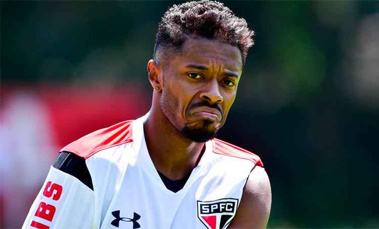 Michel Bastos está recuperado de contusão e pode enfrentar o Atlético pelas quartas-de-final da Libertadores
