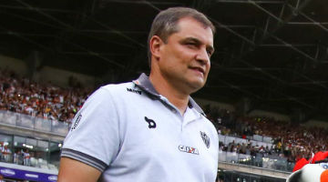 Aguirre escolheu mesclar jogadores reservas com o titulares em jogo do título Mineiro de 2016