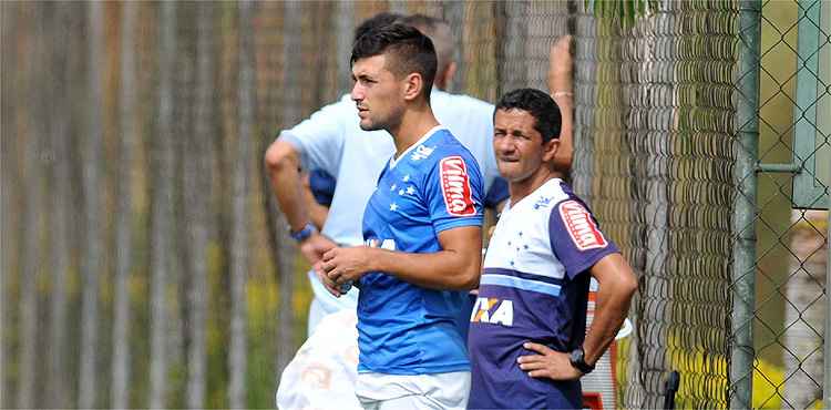 Em recuperação de concussão cerebral, armador De Arrascaeta fez corrida leve na Toca da Raposa II