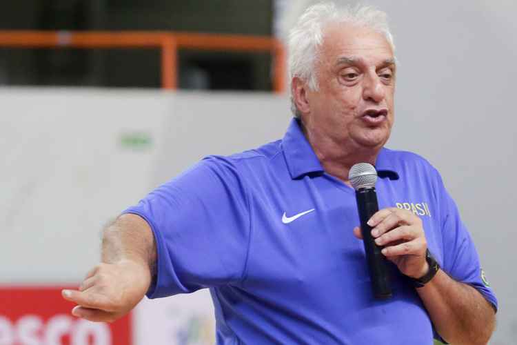 Treinador vem ao Recife para um amistoso da seleção brasileira contra Cuba, no Sesc Santo Amaro