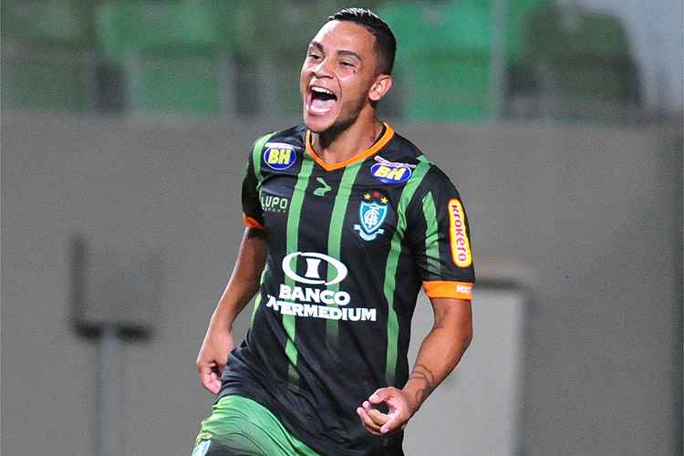 Lateral-esquerdo Bryan disputou mais de 90 partidas pelo América e marcou nove gols