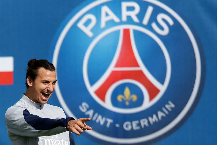 Maior artilheiro da história do PSG, Ibra confirma saída do clube; Inglaterra pode ser destino