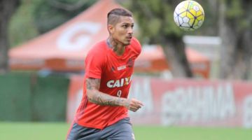 Guerrero ainda não repetiu as boas atuações pelo Corinthians com a camisa do Flamengo