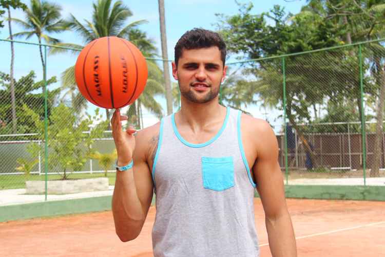 De férias, Raulzinho está recarregando as energias para disputar os Jogos Olímpicos do Rio de Janeiro
