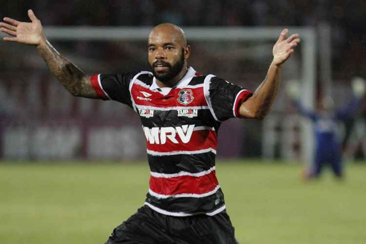 Após a lesão de Allan Vieira, Tiago Costa entrou na equipe, marcou gol e acertou sua renovação 
