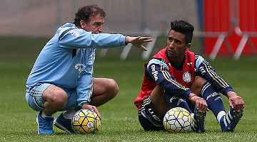 Barrios é duvida para o jogo de sábado