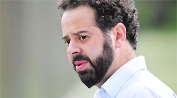 Nepomuceno corre para anunciar novo treinador