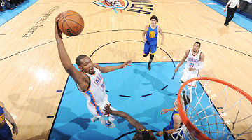Kevin Durant anotou 33 pontos na vitória do Oklahoma City Thunder no terceiro jogo da final 