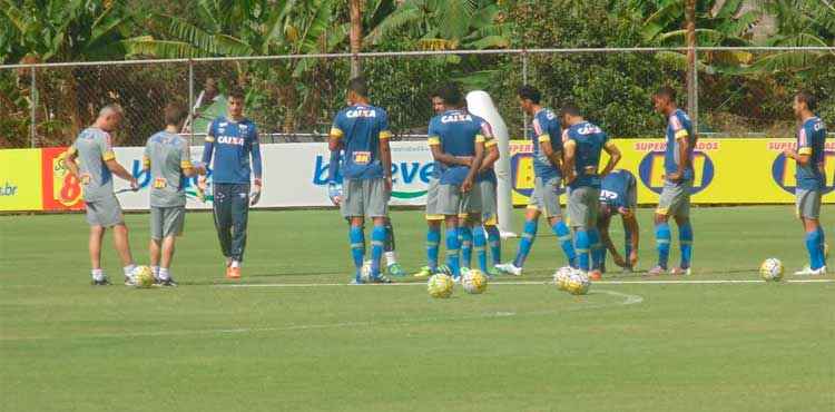 Técnico Paulo Bento terá Robinho, Lucas e Romero para a partida contra o Santa Cruz, pelo Brasileiro