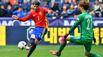 Atacante Morata marcou dois gols no jogo