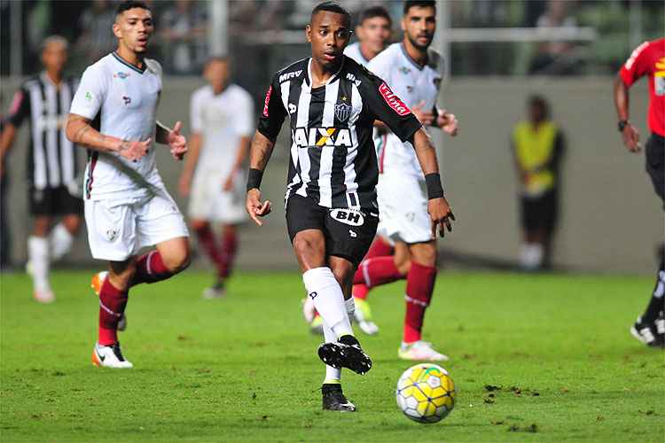 Atacante Robinho voltou ao time, mas não conseguiu sair de campo com a vitória no Campeonato Brasileiro