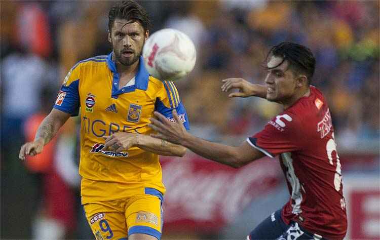 Rafael Sóbis tem contrato com o Tigres até dezembro de 2017, e presidente não admite liberá-lo antes