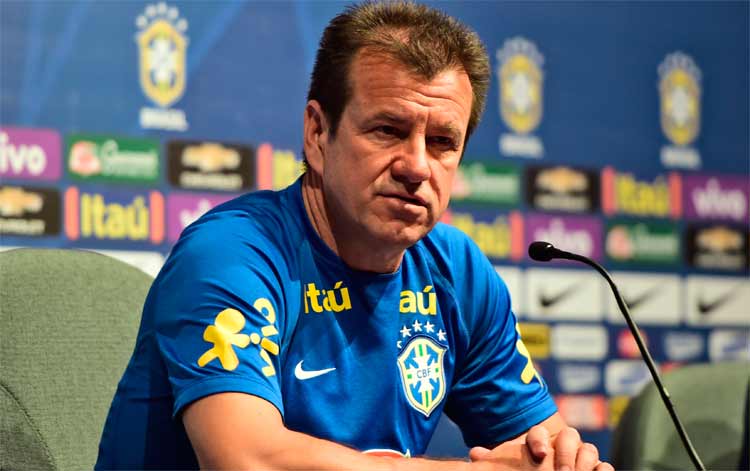Nas convocações anteriores, Dunga manteve entre 8 e 10 jogadores da chamada %u201Cera Felipão%u201D