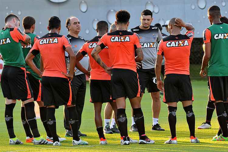 Técnico Marcelo Oliveira lamenta a falta de tempo para treinar uma equipe com tantas mudanças seguidas