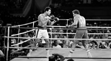 "Foi um eterno campeão, dentro e fora do ringue", comentou o tetracampeão mundial Popó