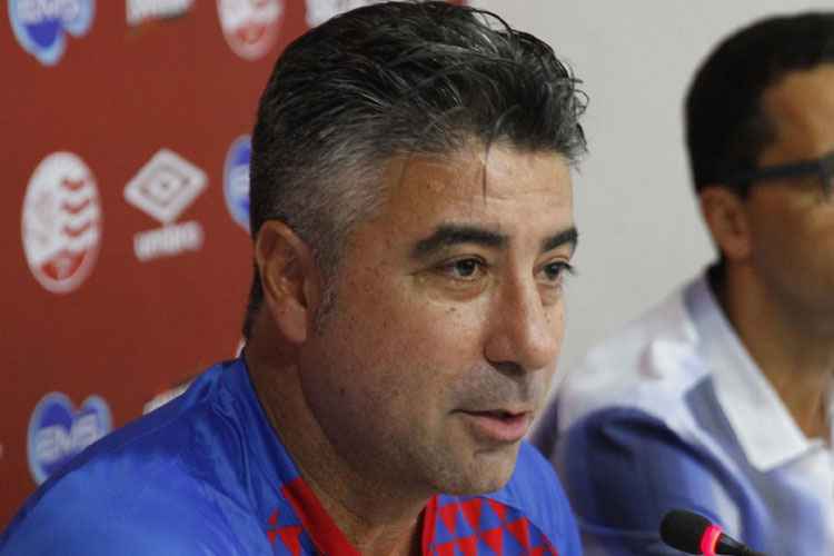 Técnico alvirrubro disse que ia armar duas estratégias diferentes para a equipe