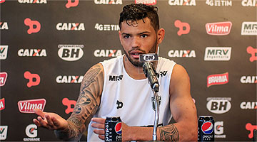 Carlos treinou normalmente na Cidade do Galo