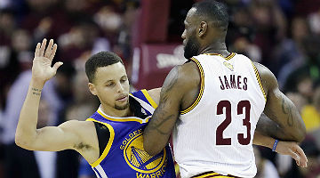 LeBron James ofusca Stephen Curry em  vitória do Cleveland Cavaliers no terceiro jogo da final