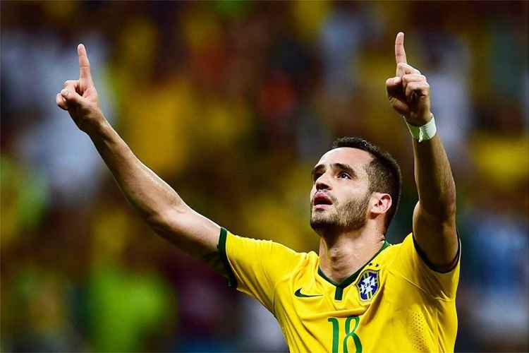 Renato Augusto marcou um dos gols da Seleção Brasileira em última partida contra o Peru