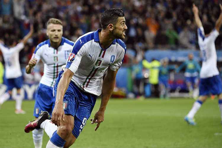 No fim do segundo tempo, atacante Pellè deu números finais à partida entre Itália e Bélgica: 2 a 0