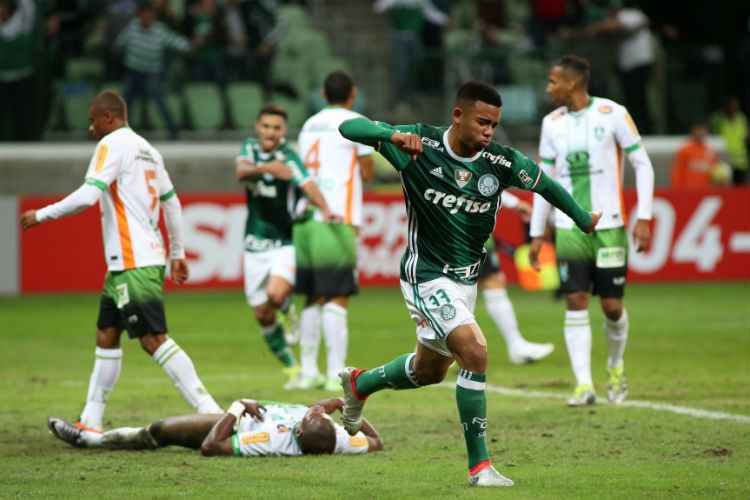 Atacante Gabriel Jesus marcou os dois gols da vitória do Palmeiras sobre o América, nesta terça-feira