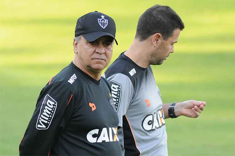 Marcelo Oliveira adota tom cauteloso: "O futebol brasileiro não permite pré-julgamento e conforto"
