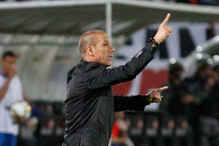 Para Milton Mendes, as duas substituições feitas no intervalo da partida fizeram o Santa Cruz melhorar