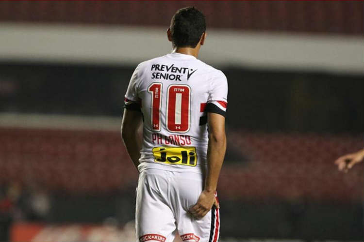 Ganso sentiu dores no local a lesão durante a partida contra o Fluminense, na quarta-feira