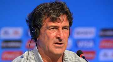 Kempes comenta aposentadoria de Messi 