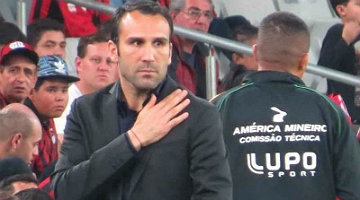 Sérgio Vieira aponta erro da arbitragem como decisivo para quarta derrota seguida do Coelho