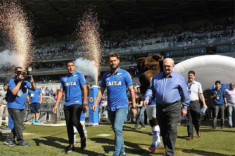 Rafael Sóbis e Ramón Ábila foram apresentados à imprensa na manhã deste domingo, no Mineirão