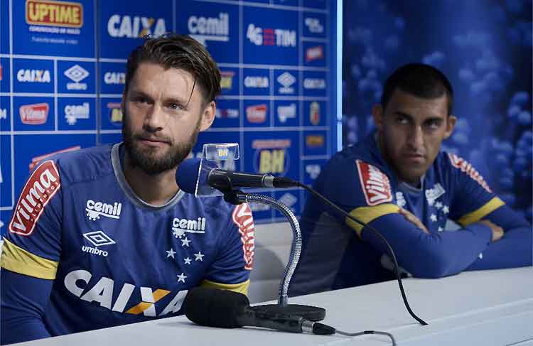 Rafael Sobis e Ramón Ábila concederam entrevista coletiva de apresentação nesta segunda-feira