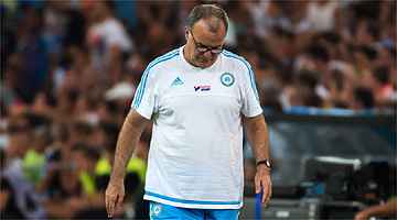 Bielsa ficou insatisfeito por mudança de termos após o acerto da extensão contratual