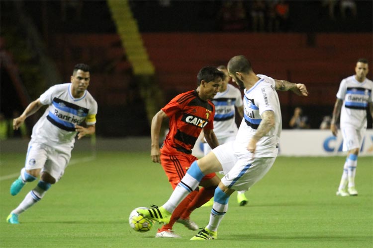 "A gente pode considerar que, contra o Grêmio, (Everton) fez a melhor partida dele", disse Oswaldo