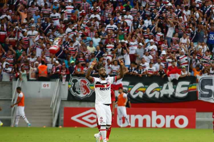 Santa ainda não mandou jogos na Arena este ano; apenas disputou clássicos contra o Náutico
