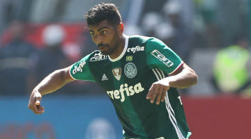 Thiago Santas ressalta que time ainda tem vantagem de dois pontos sobre segundo colocado