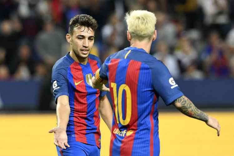 Munir, que substituiu Neymar, comemora com Messi seu primeiro gol marcado na partida