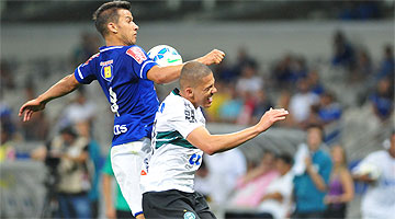 Em 2015, Cruzeiro venceu Coritiba por 2 a 0